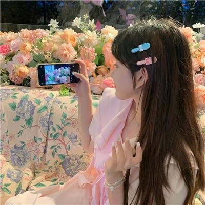 《保持微笑》海报